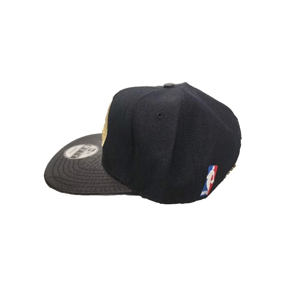 Mitchell &‎ Ness Philadelphia 76ers Fool's Black Leather Patch Brim Snapback Hat